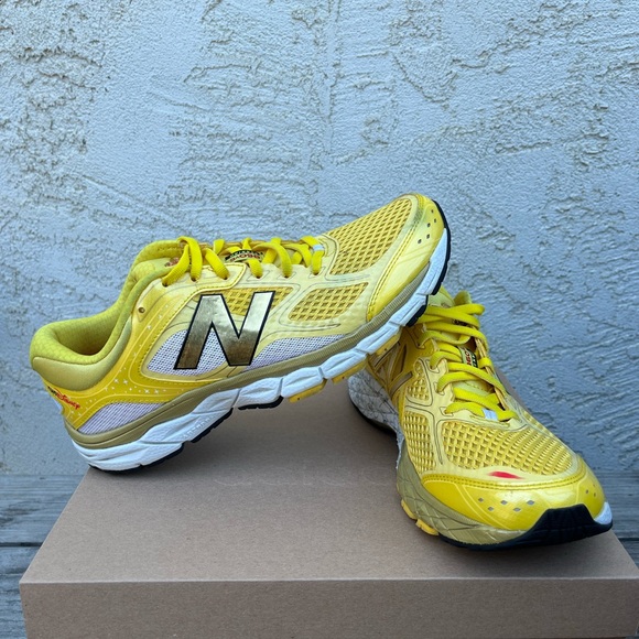 New Balance Shoes - New Balance 860v6 Disney Run 2016 Minnie Mouse Women's Running Shoes Sz 9 Yellow